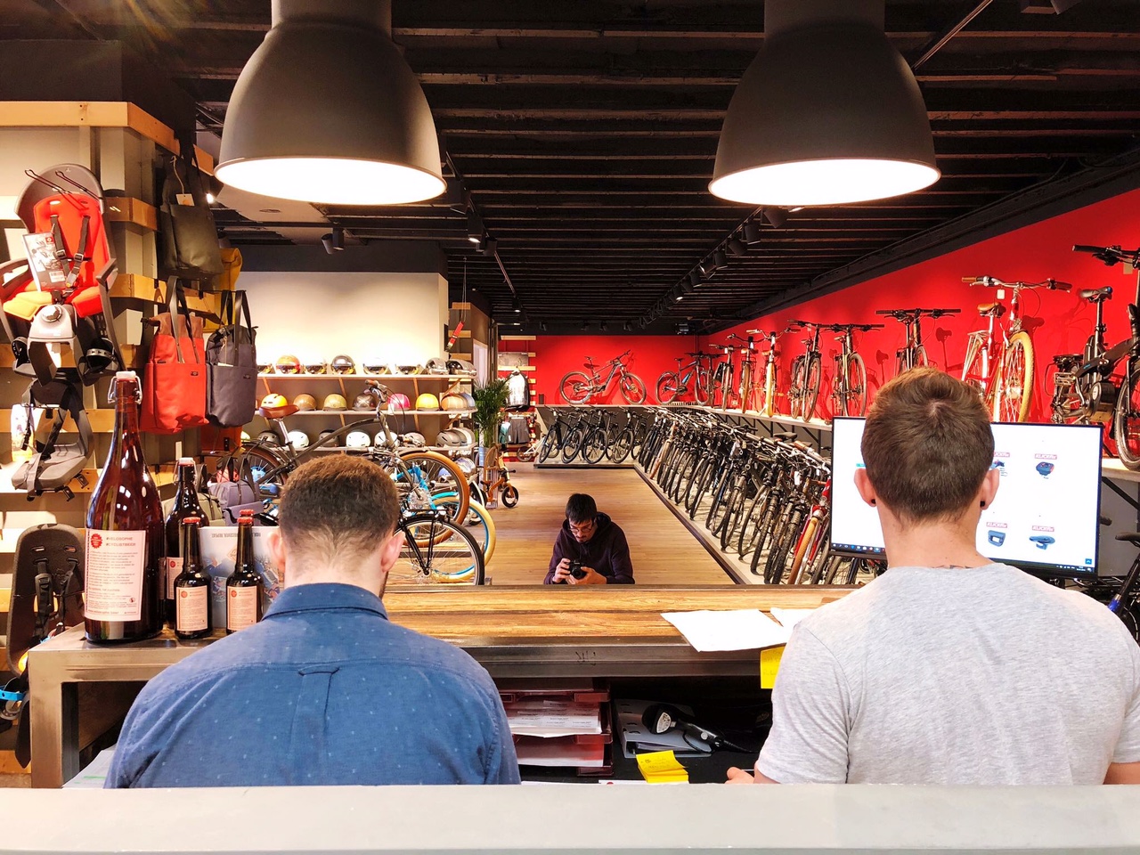Intérieur du magasin de vélos de Lausanne Cyclable
