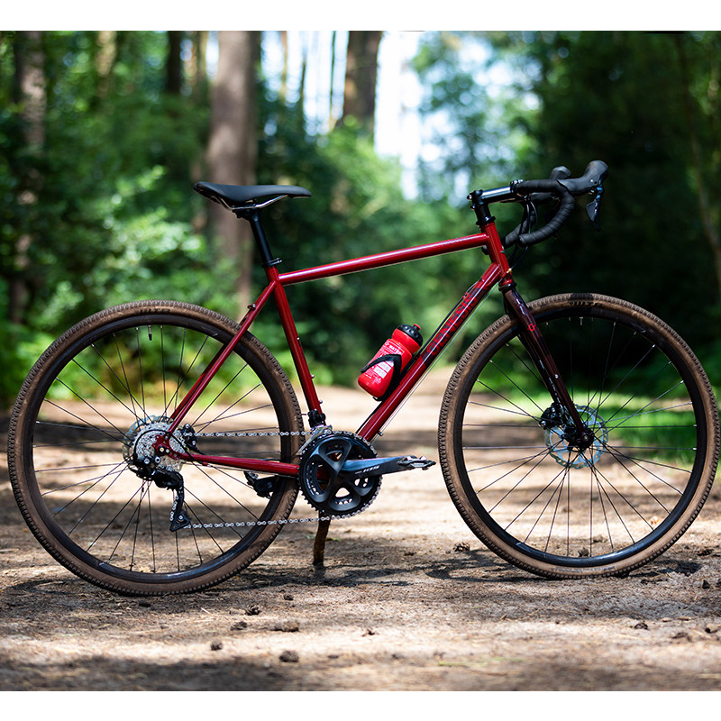Le vélo Gravel Genesis Croix de Fer 30 disponible chez Cyclable.ch