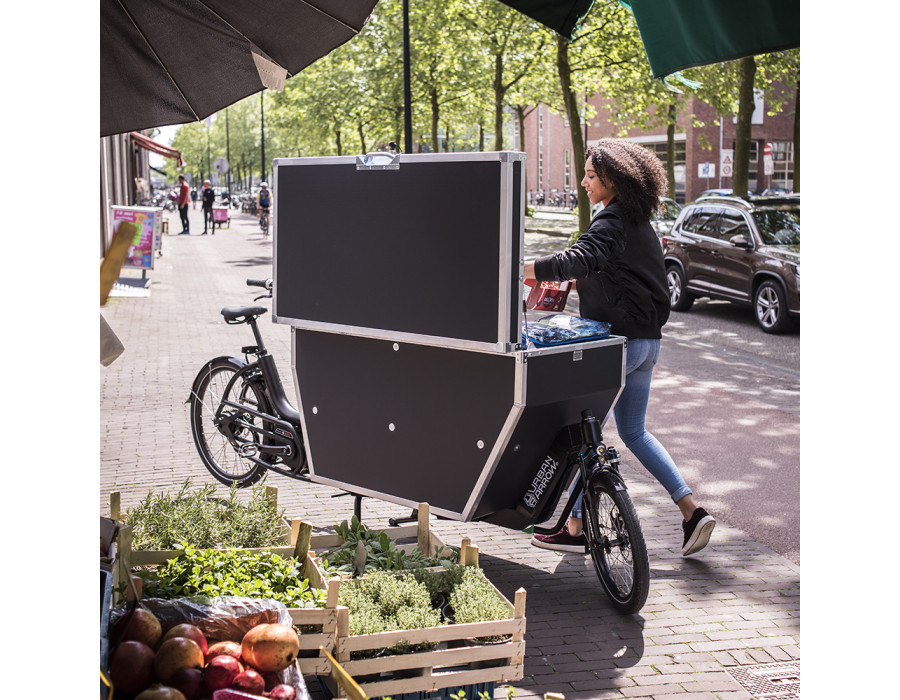 La bâche de protection pour vélo cargo Urban Arrow dispo chez Cyclable